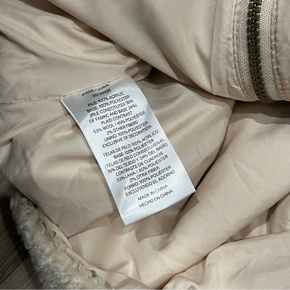 Pendleton Cream Sherpa Jacket with Blue Plaid Lining - Picture 5 of 5
